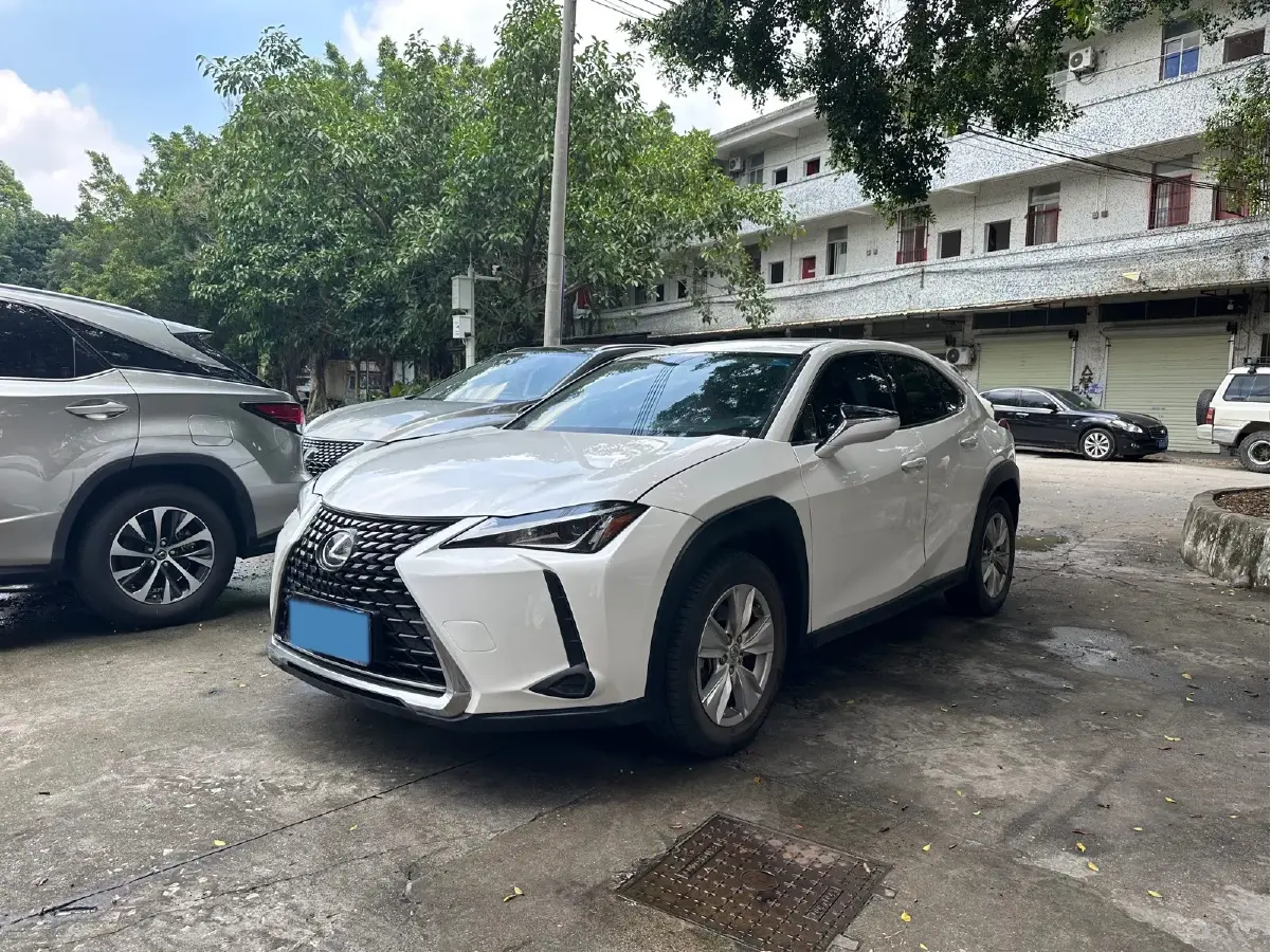 2020 Lexus UX 2.0L 173HP L4 CVT