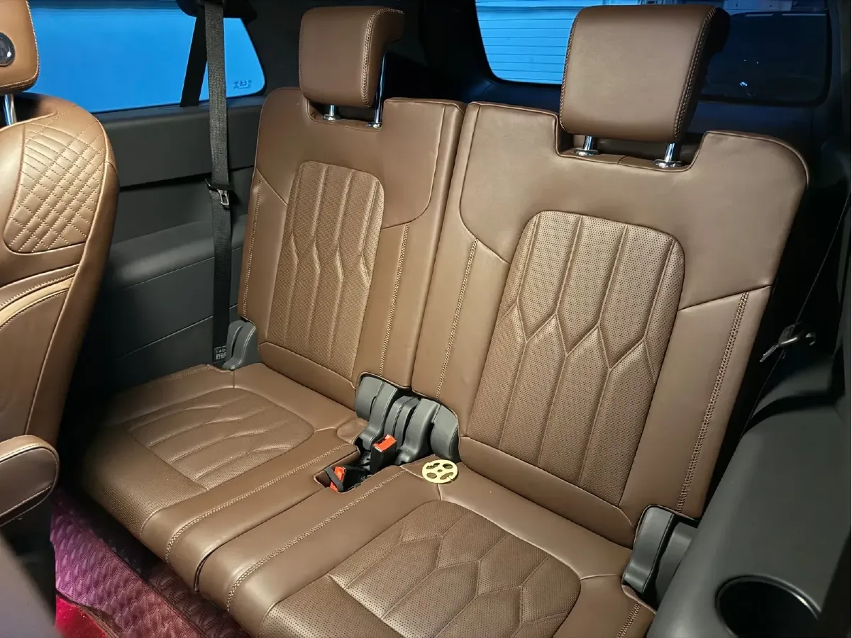 2022 HongQi GuoYao 4.0T 360HP V8 8AT,autocango,china used car exporter,china ev exporter,chinese used car exporter,chinese used ev exporter