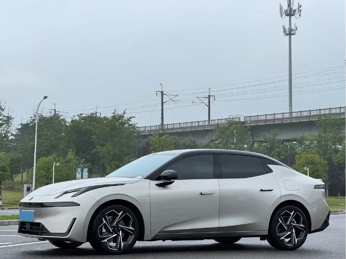 2024 LYNK&CO 07 EM-P 1.5T 163HP L4 3DHT PHEV 18.99KWH