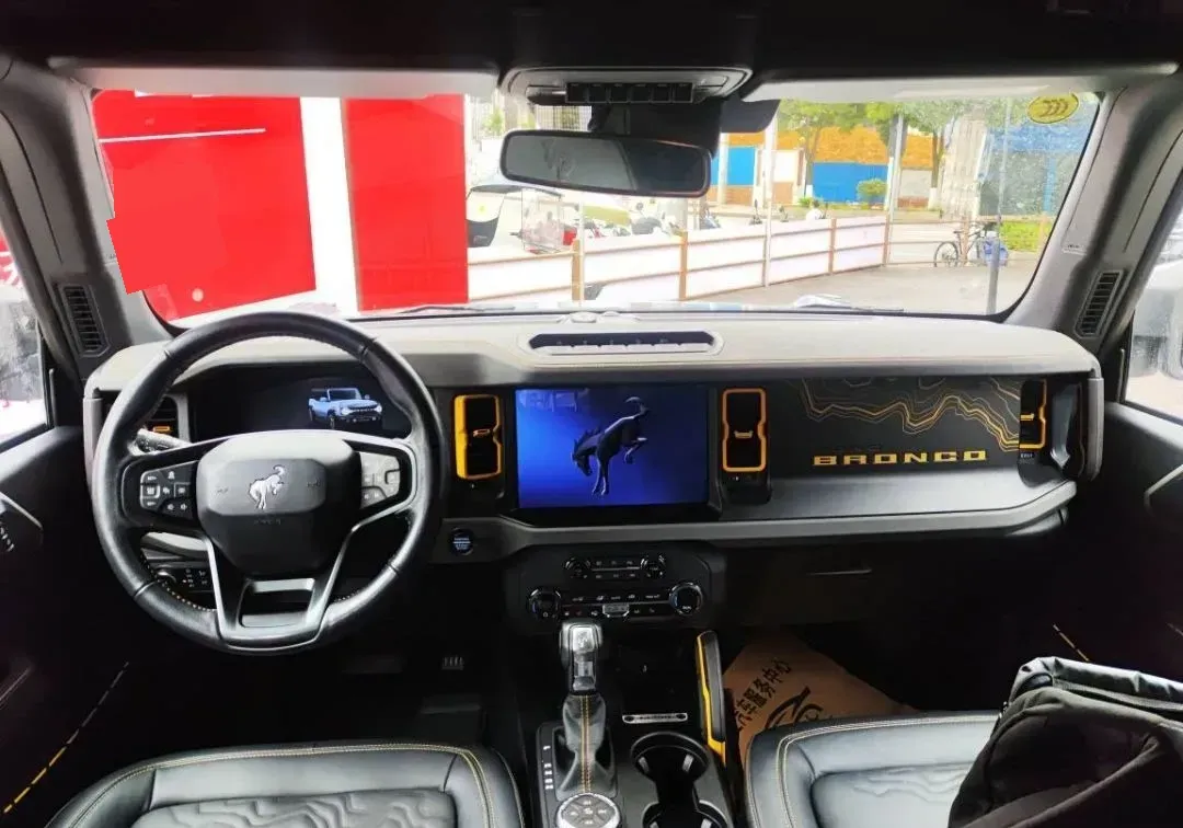 2024 Ford Bronco 2.3T 275HP L4 10AT,autocango,china used car exporter,china ev exporter,chinese used car exporter,chinese used ev exporter