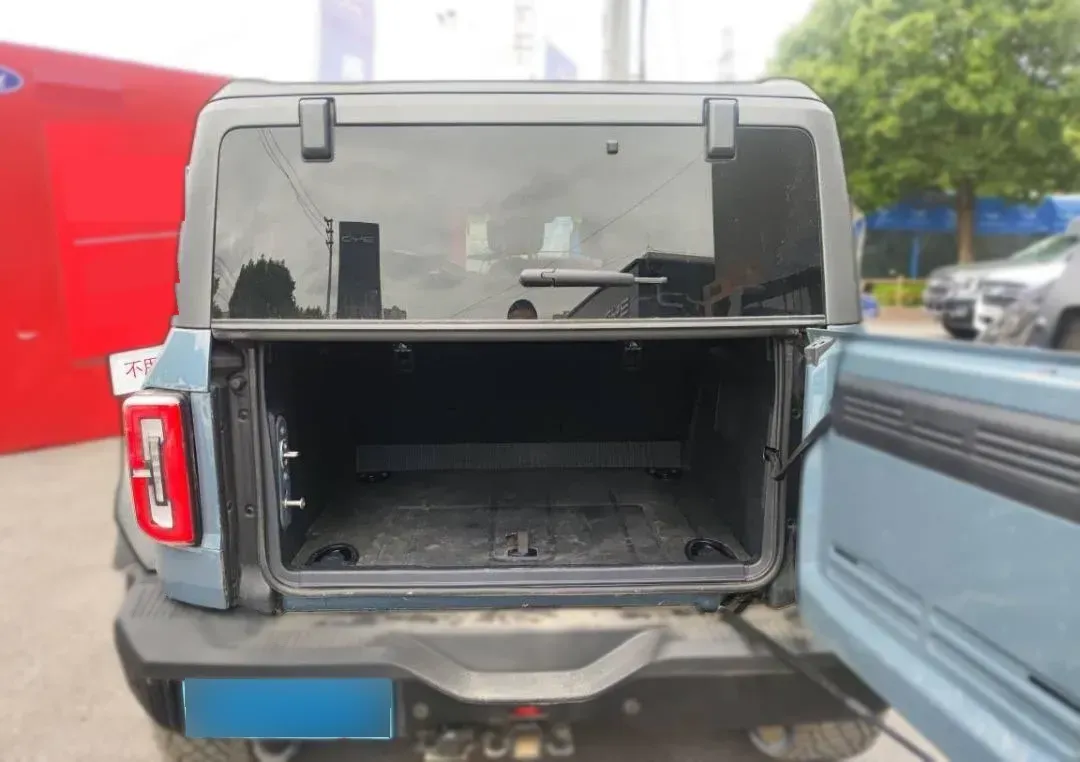 2024 Ford Bronco 2.3T 275HP L4 10AT,autocango,china used car exporter,china ev exporter,chinese used car exporter,chinese used ev exporter