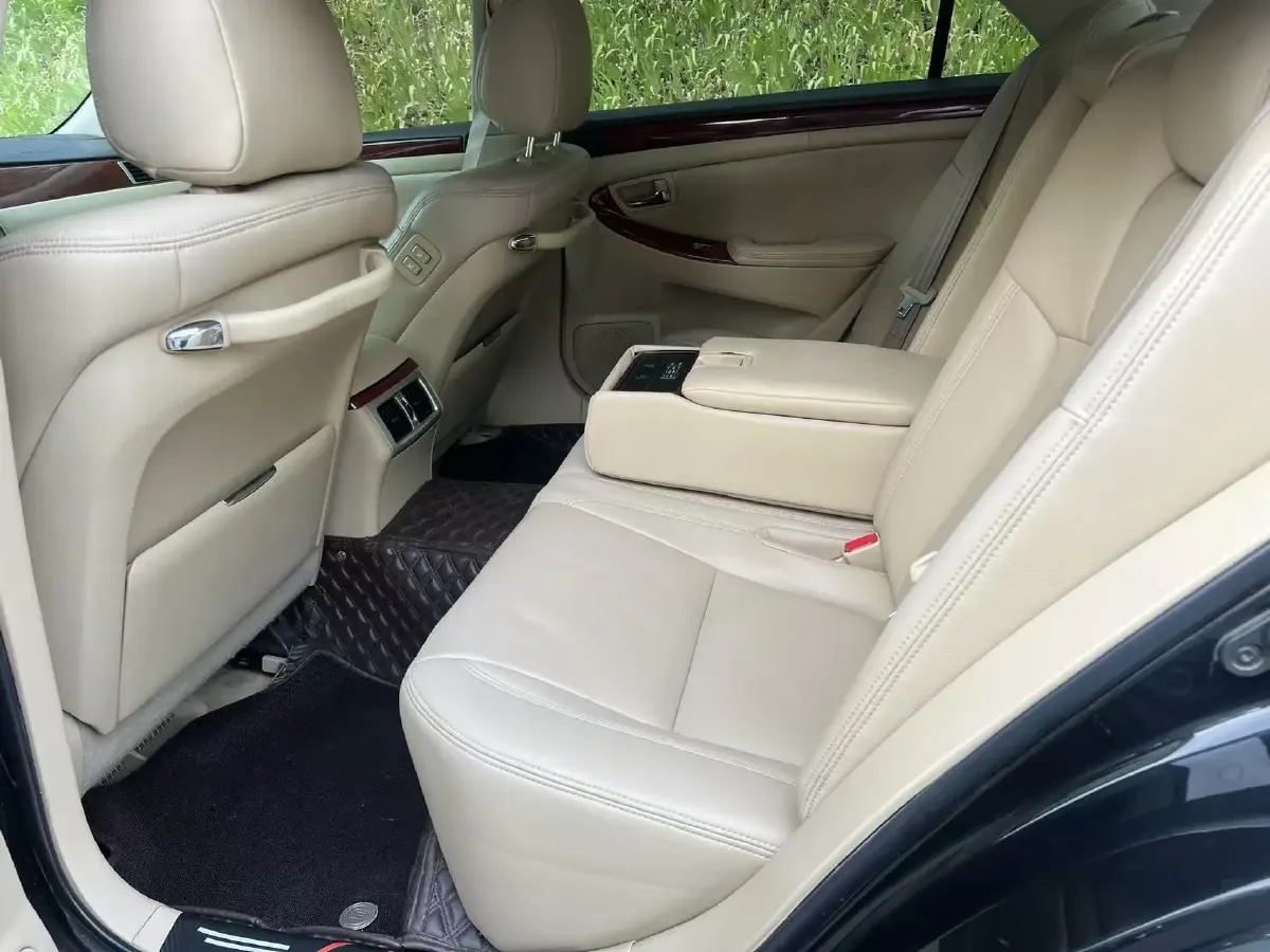 2007 HongQi ShengShi 3.0L 231HP V6 6AT,autocango,china used car exporter,china ev exporter,chinese used car exporter,chinese used ev exporter