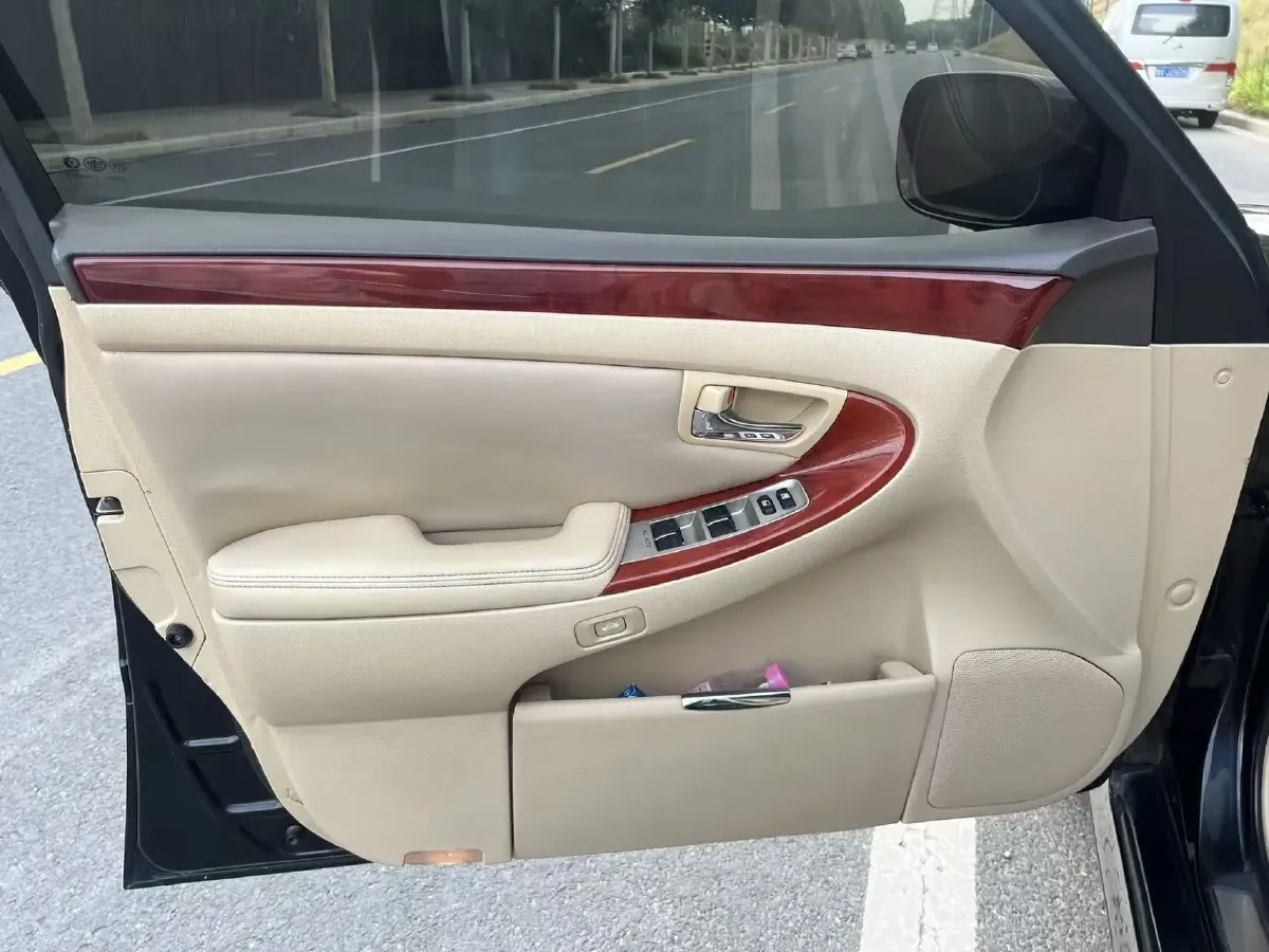 2007 HongQi ShengShi 3.0L 231HP V6 6AT,autocango,china used car exporter,china ev exporter,chinese used car exporter,chinese used ev exporter