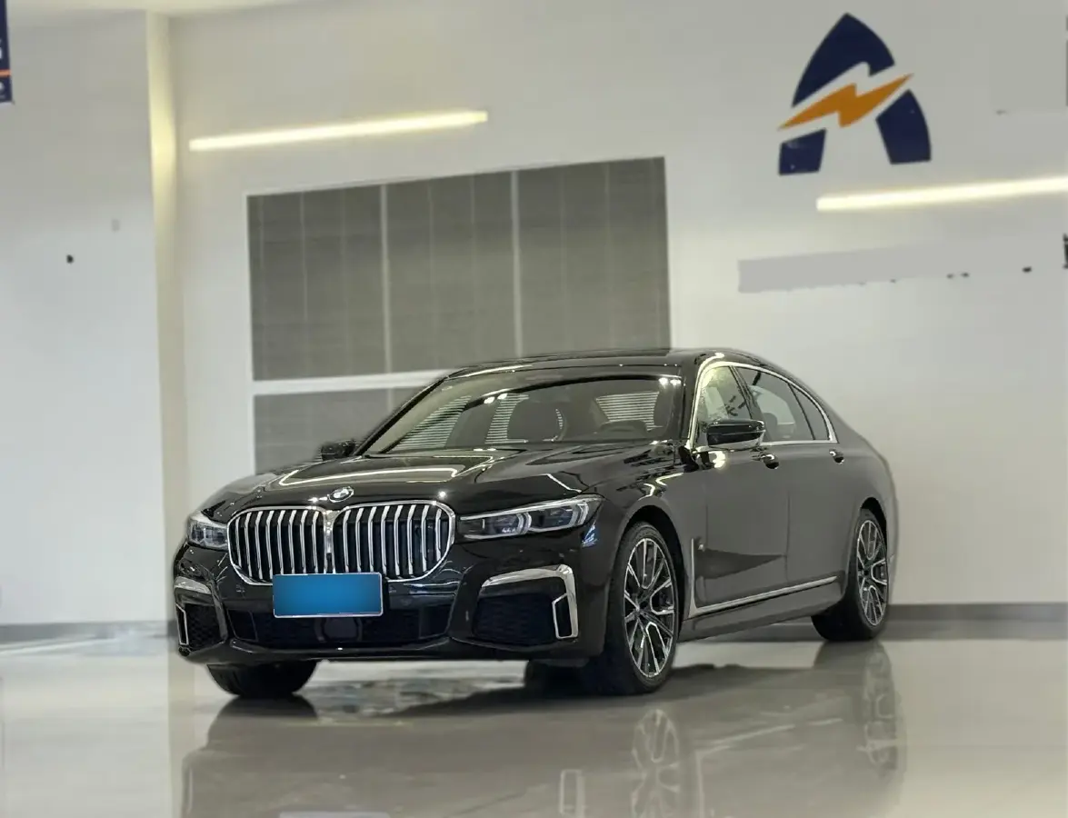 2019 BMW 7 Series 4.4T 530HP V8 8AT