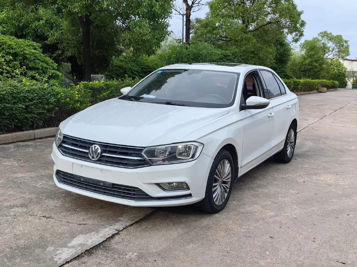 2016 Volkswagen Bora 1.6L 110HP L4 6AT