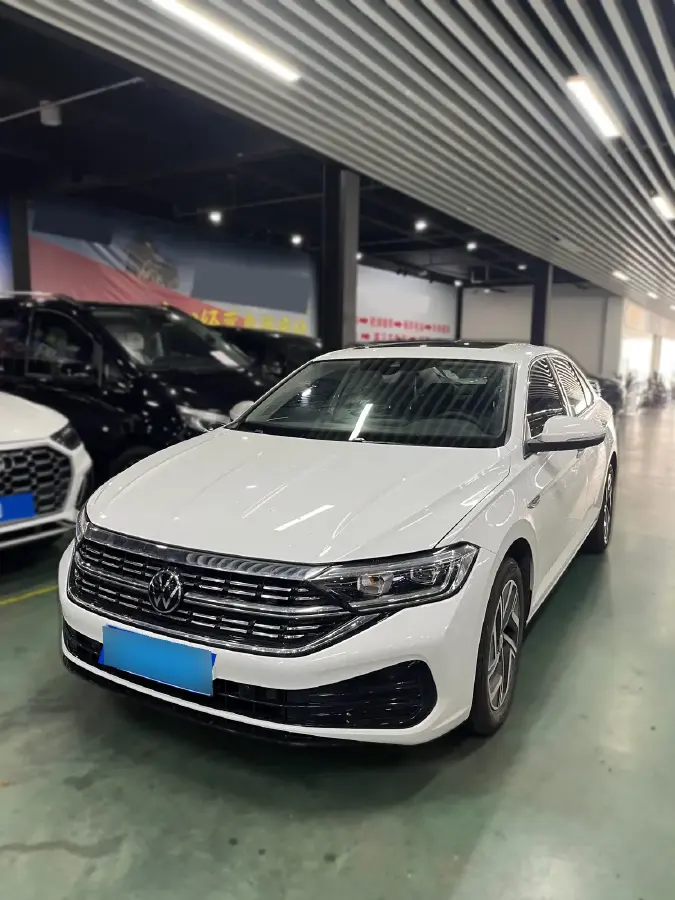 2024 Volkswagen Sagitar 1.5T 160HP L4 7DCT