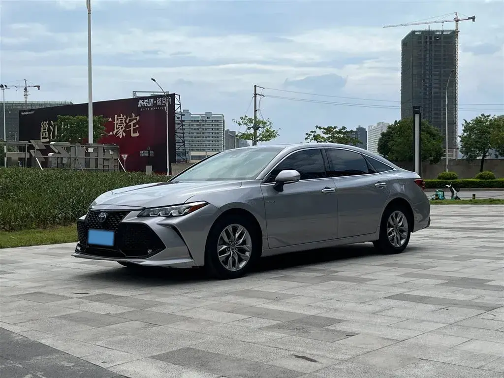 2019 Toyota Avalon 2.5L 178HP L4 E-CVT Hybrid