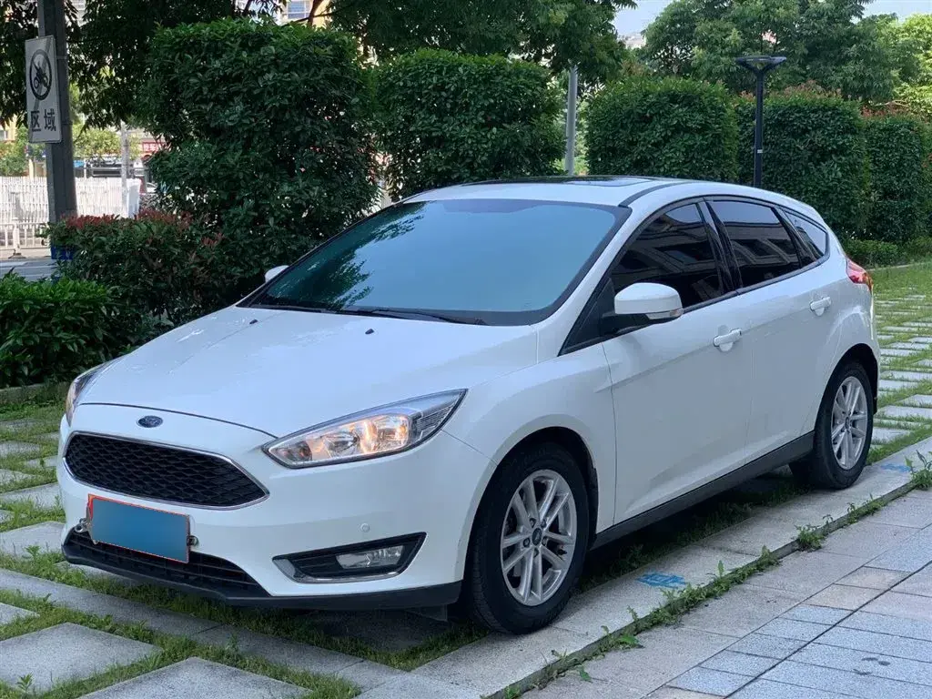 2015 Ford Focus 1.0T 125HP L3 5MT