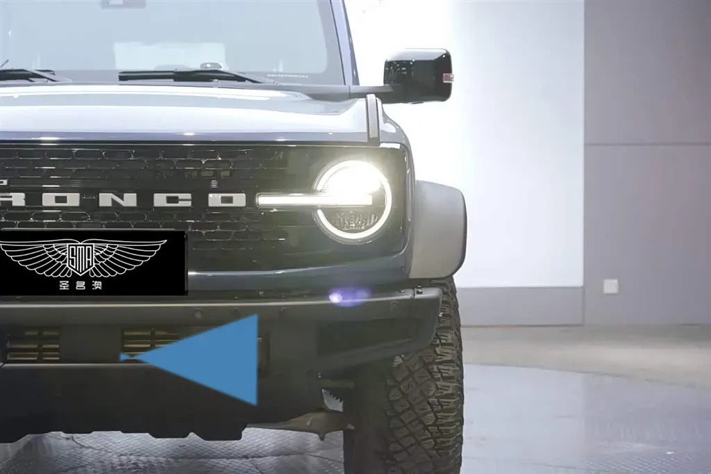 2024 Ford Bronco 2.3T 275HP L4 10AT,autocango,china used car exporter,china ev exporter,chinese used car exporter,chinese used ev exporter