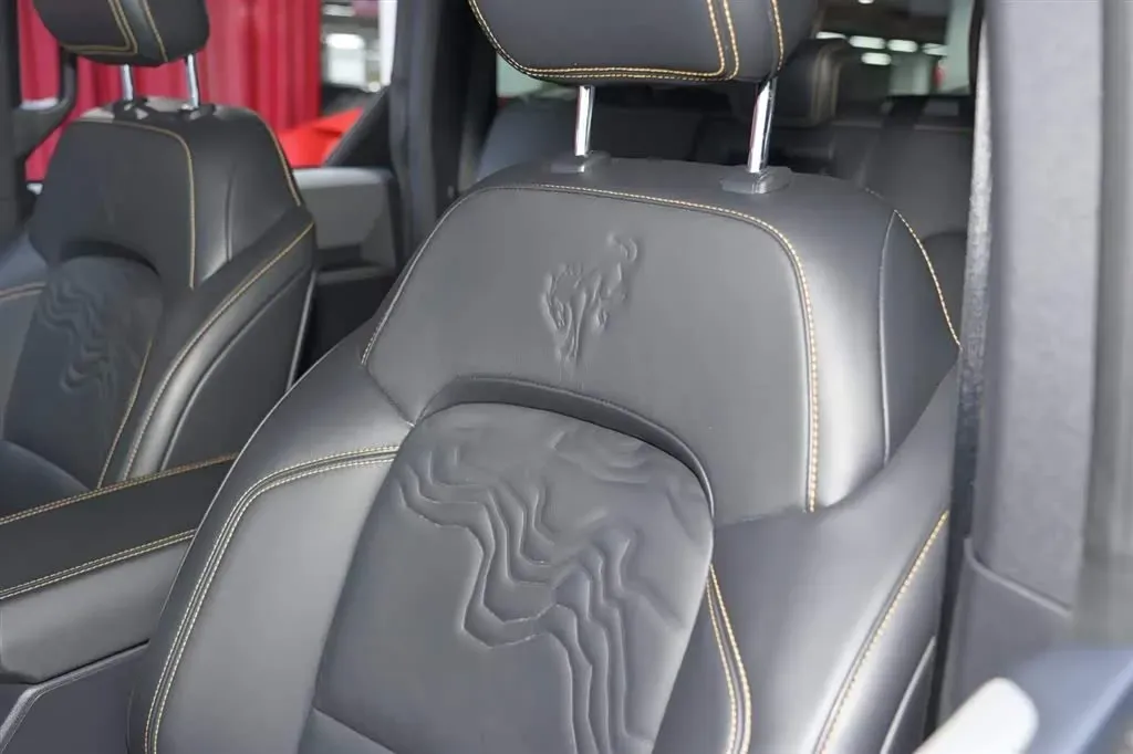 2024 Ford Bronco 2.3T 275HP L4 10AT,autocango,china used car exporter,china ev exporter,chinese used car exporter,chinese used ev exporter