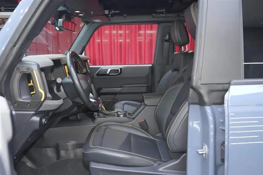 2024 Ford Bronco 2.3T 275HP L4 10AT,autocango,china used car exporter,china ev exporter,chinese used car exporter,chinese used ev exporter