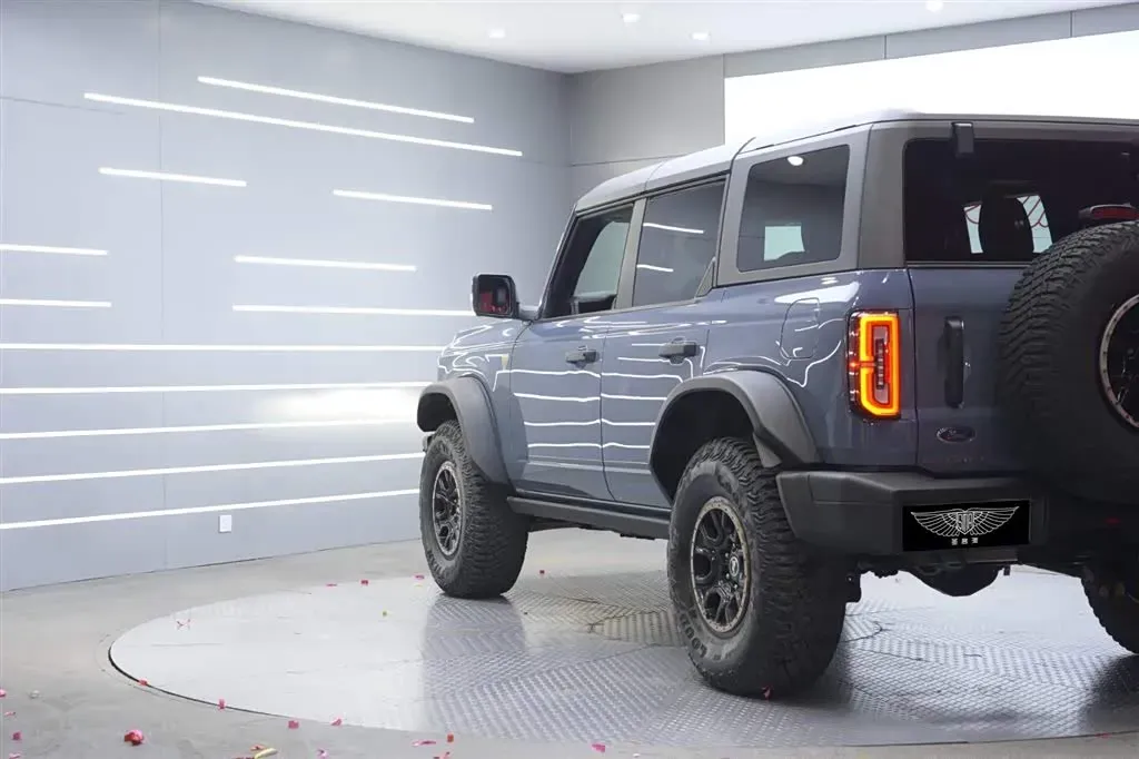 2024 Ford Bronco 2.3T 275HP L4 10AT,autocango,china used car exporter,china ev exporter,chinese used car exporter,chinese used ev exporter