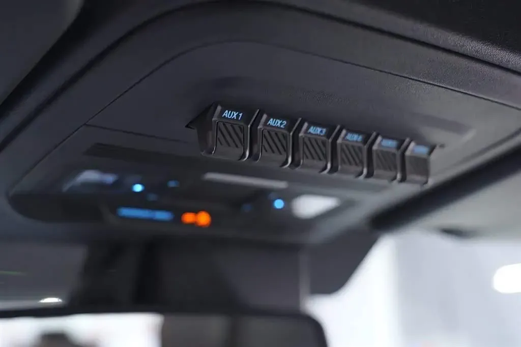 2024 Ford Bronco 2.3T 275HP L4 10AT,autocango,china used car exporter,china ev exporter,chinese used car exporter,chinese used ev exporter