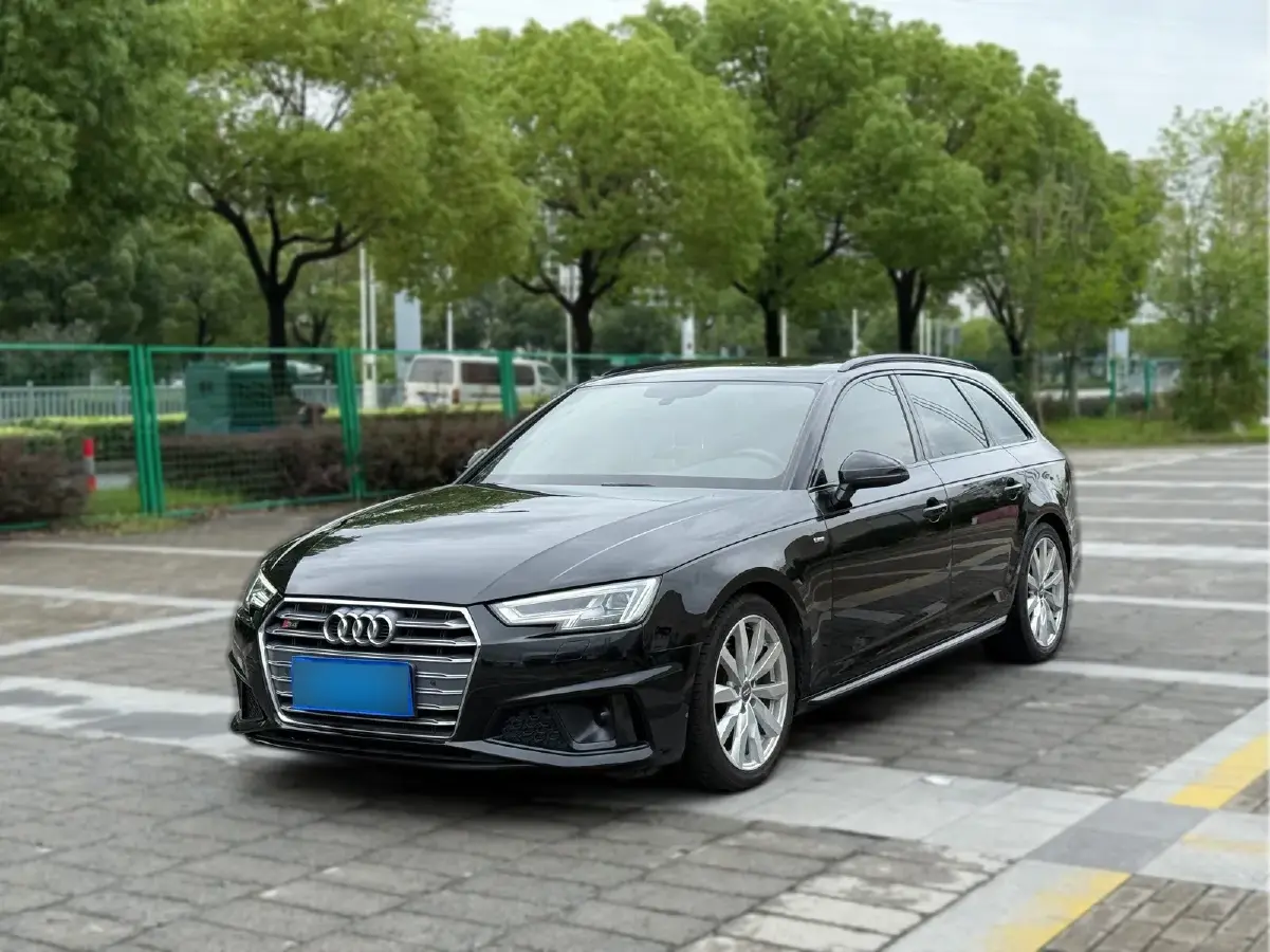 2020 Audi A4 2.0T 190HP L4 7DCT