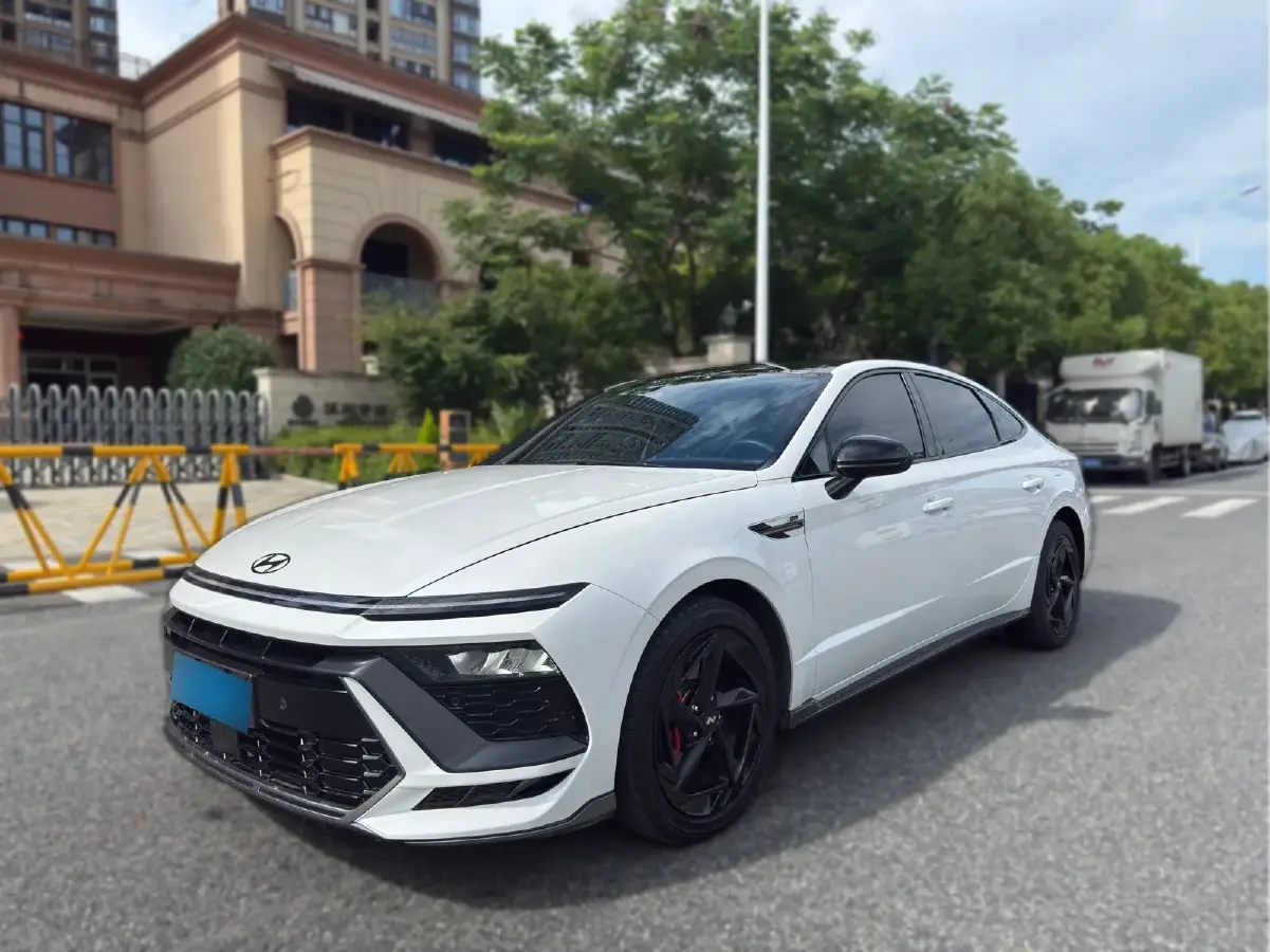 2024 Hyundai Sonata 2.0T 250HP L4 8AT