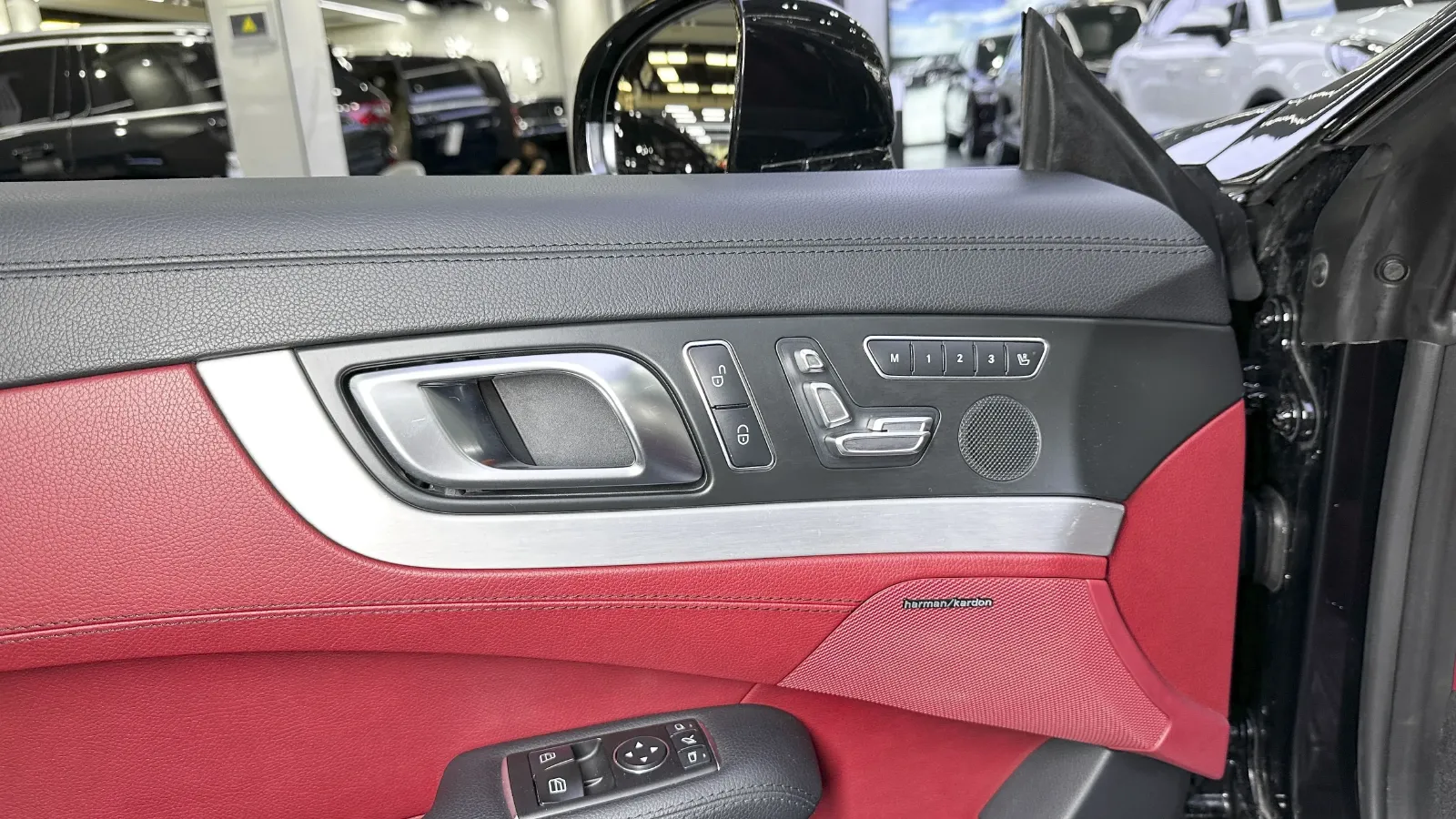 2013 Mercedes-Benz SL Class 3.5L 306HP V6 7AT,autocango,china used car exporter,china ev exporter,chinese used car exporter,chinese used ev exporter