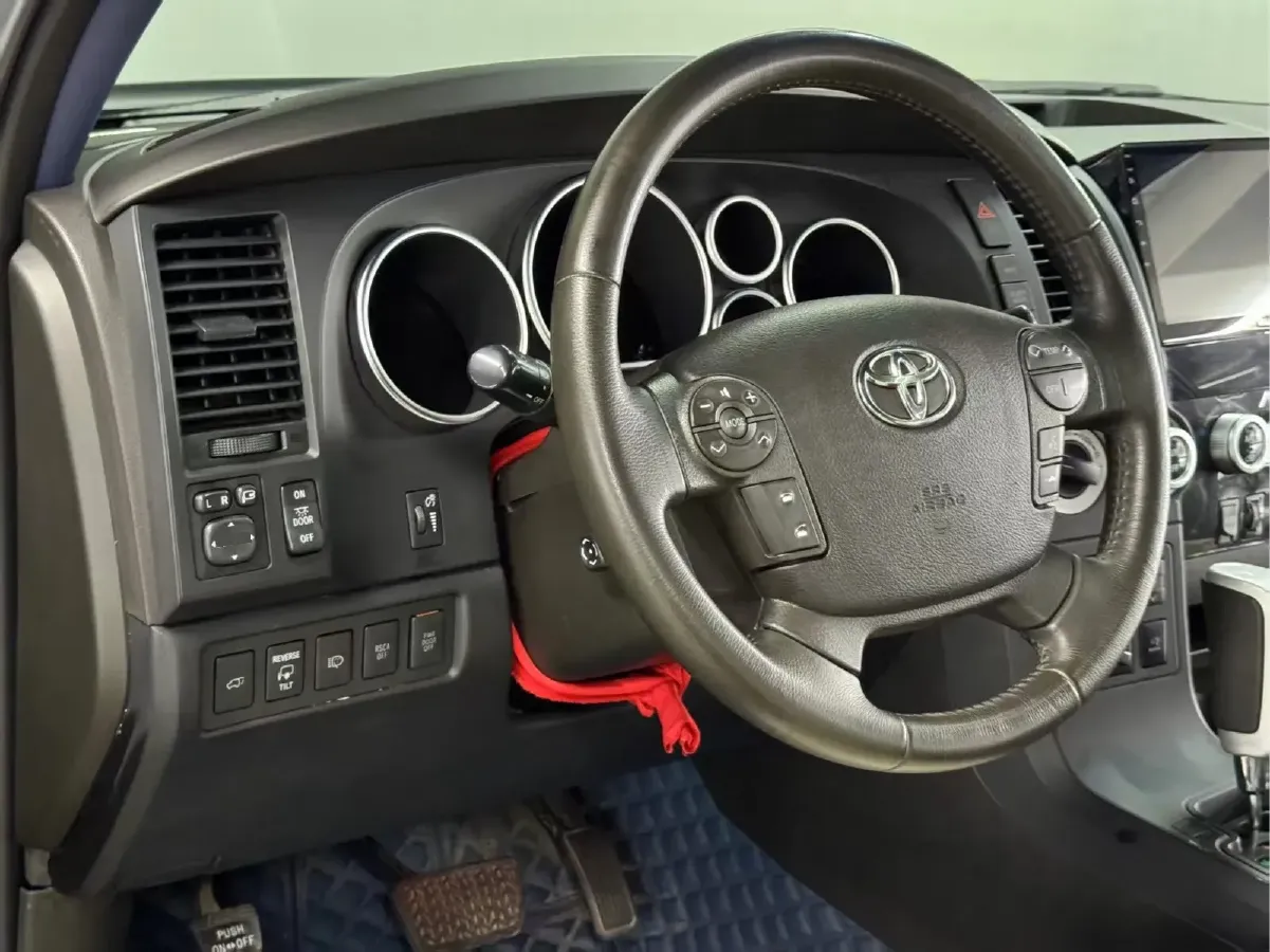 2010 Toyota Sequoia 5.7L 386HP V8 6AT,autocango,china used car exporter,china ev exporter,chinese used car exporter,chinese used ev exporter