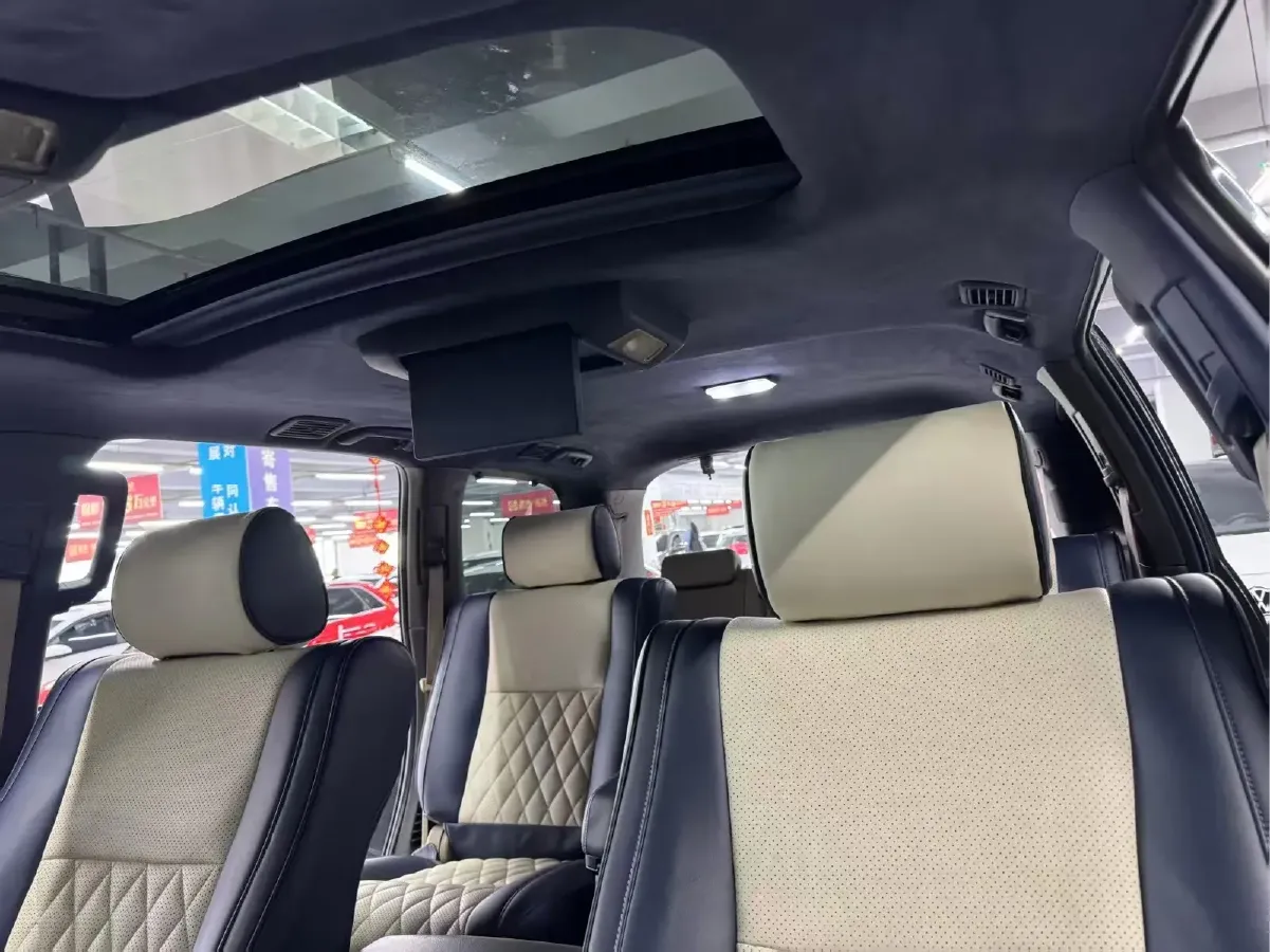 2010 Toyota Sequoia 5.7L 386HP V8 6AT,autocango,china used car exporter,china ev exporter,chinese used car exporter,chinese used ev exporter