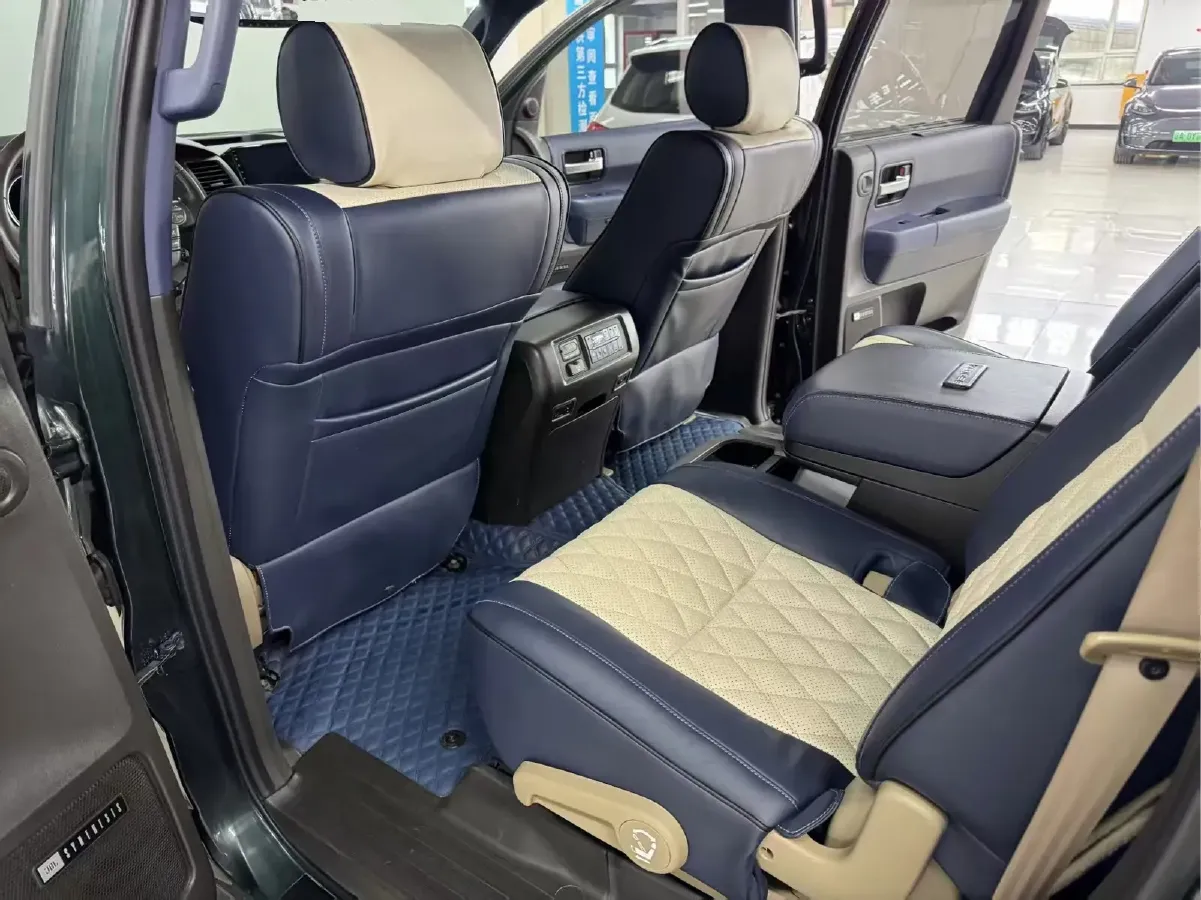 2010 Toyota Sequoia 5.7L 386HP V8 6AT,autocango,china used car exporter,china ev exporter,chinese used car exporter,chinese used ev exporter