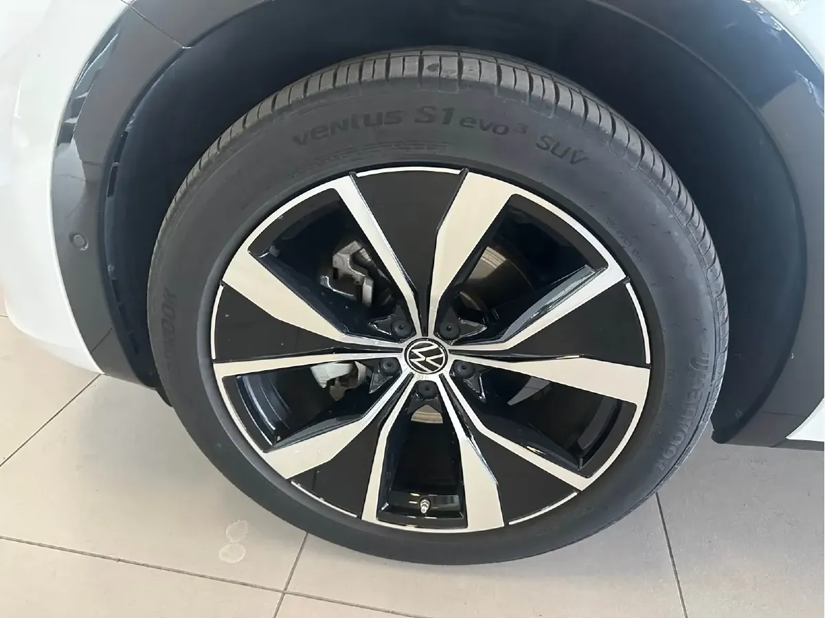 2023 Volkswagen Tavendor 2.0T 220HP L4 7DCT,autocango,china used car exporter,china ev exporter,chinese used car exporter,chinese used ev exporter