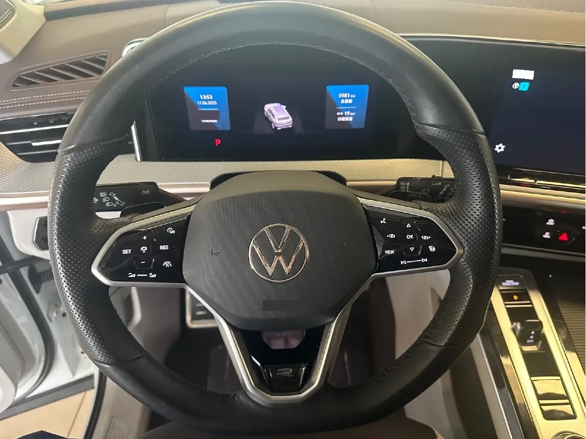 2023 Volkswagen Tavendor 2.0T 220HP L4 7DCT,autocango,china used car exporter,china ev exporter,chinese used car exporter,chinese used ev exporter