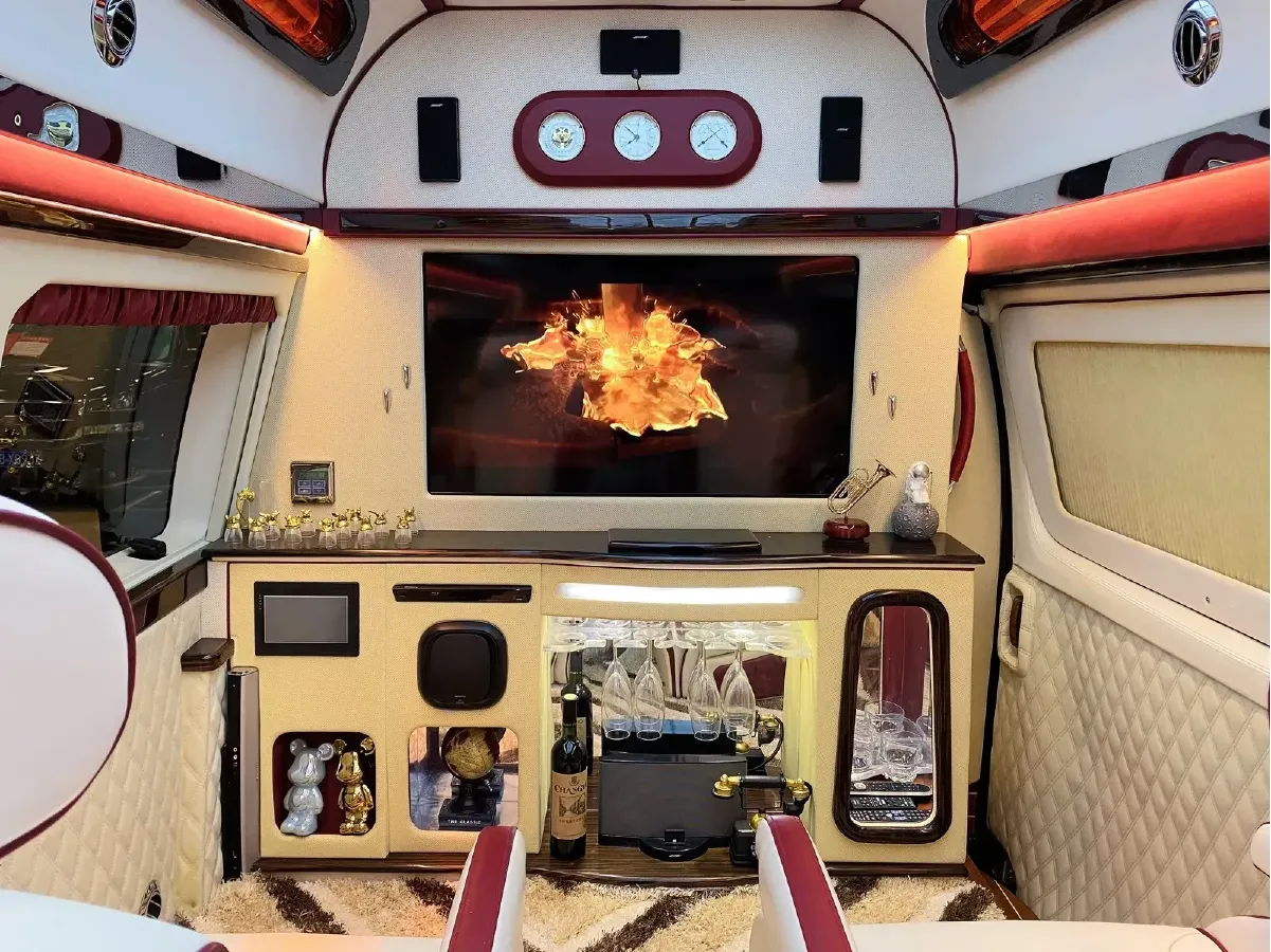 2011 Ford E350 5.4L 258HP V8 5AT,autocango,china used car exporter,china ev exporter,chinese used car exporter,chinese used ev exporter