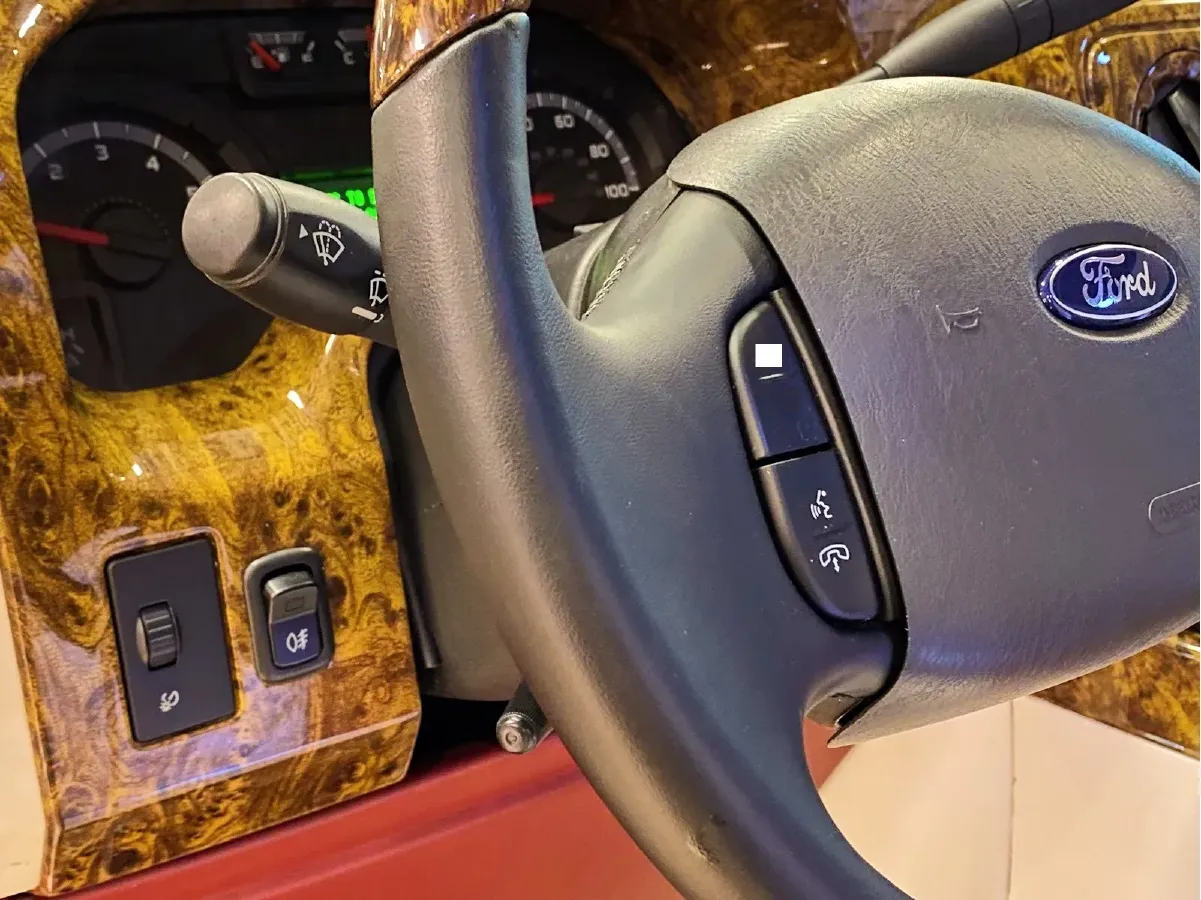 2011 Ford E350 5.4L 258HP V8 5AT,autocango,china used car exporter,china ev exporter,chinese used car exporter,chinese used ev exporter