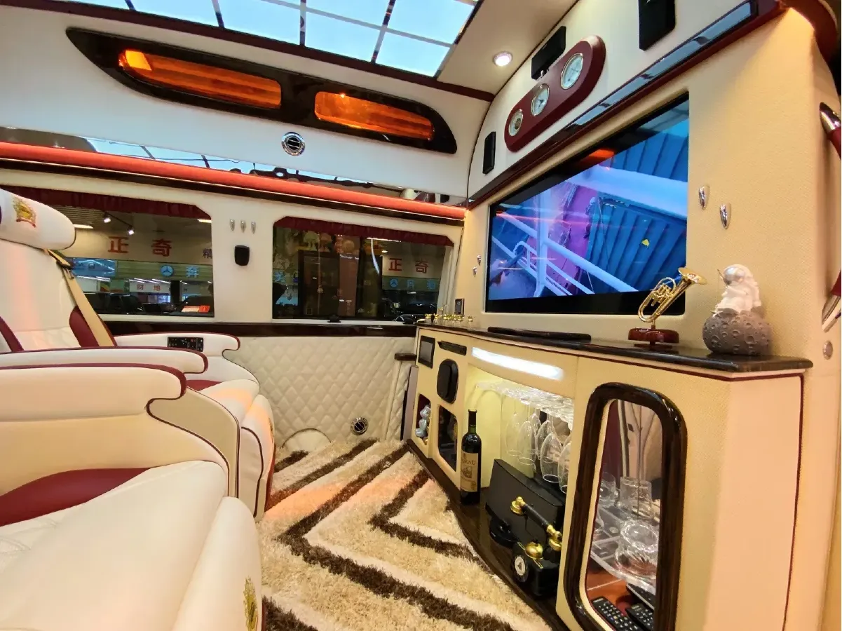 2011 Ford E350 5.4L 258HP V8 5AT,autocango,china used car exporter,china ev exporter,chinese used car exporter,chinese used ev exporter