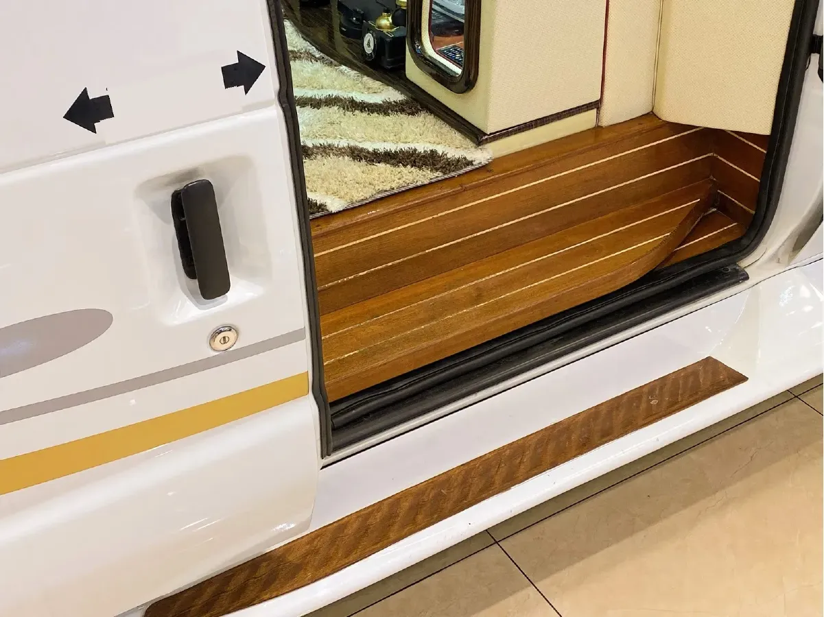 2011 Ford E350 5.4L 258HP V8 5AT,autocango,china used car exporter,china ev exporter,chinese used car exporter,chinese used ev exporter