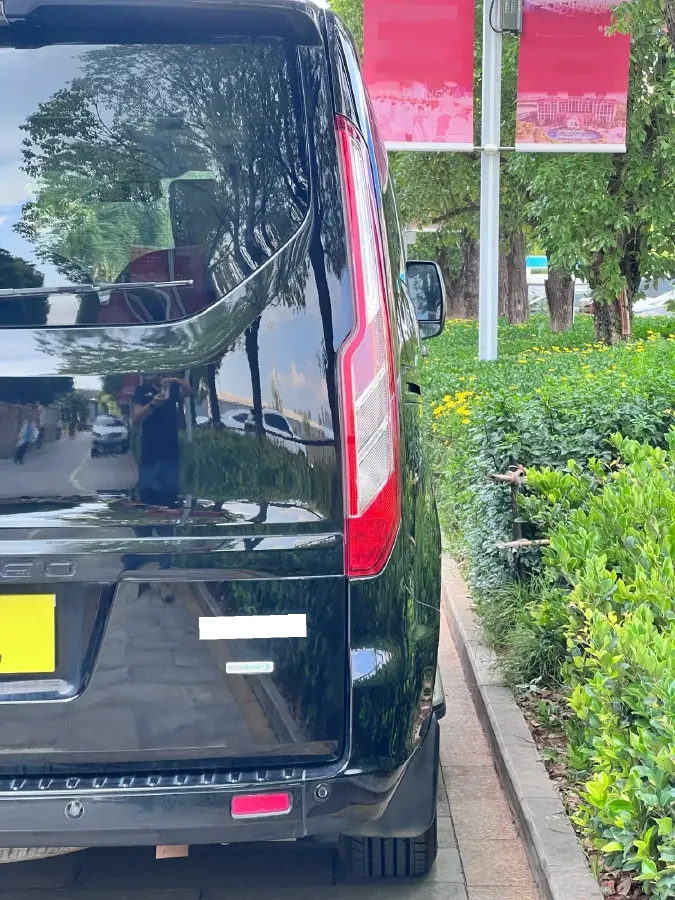 2020 Ford Tourneo 2.0T 203HP L4 6AT,autocango,china used car exporter,china ev exporter,chinese used car exporter,chinese used ev exporter