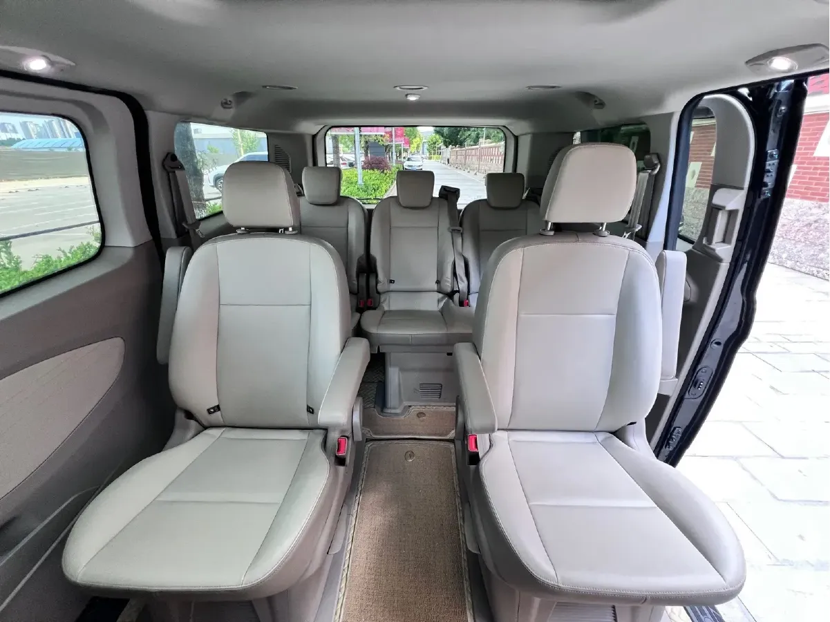 2020 Ford Tourneo 2.0T 203HP L4 6AT,autocango,china used car exporter,china ev exporter,chinese used car exporter,chinese used ev exporter