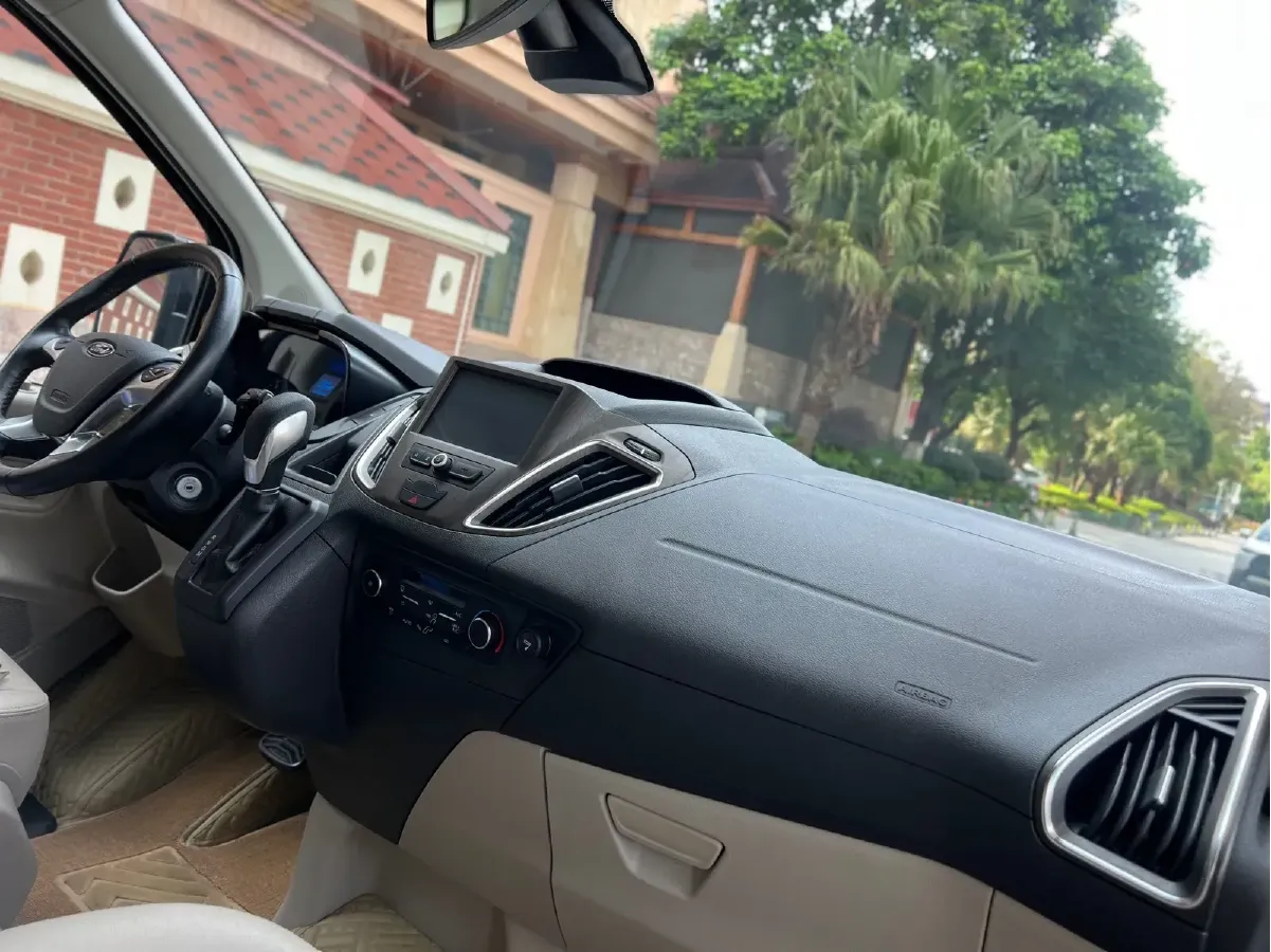 2020 Ford Tourneo 2.0T 203HP L4 6AT,autocango,china used car exporter,china ev exporter,chinese used car exporter,chinese used ev exporter