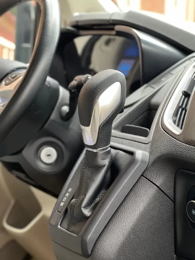 2020 Ford Tourneo 2.0T 203HP L4 6AT,autocango,china used car exporter,china ev exporter,chinese used car exporter,chinese used ev exporter