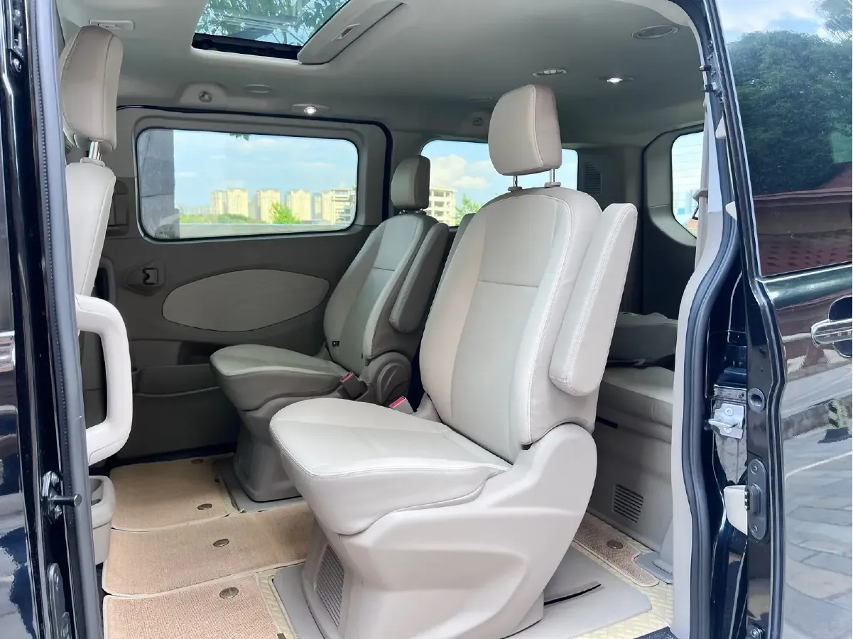 2020 Ford Tourneo 2.0T 203HP L4 6AT,autocango,china used car exporter,china ev exporter,chinese used car exporter,chinese used ev exporter