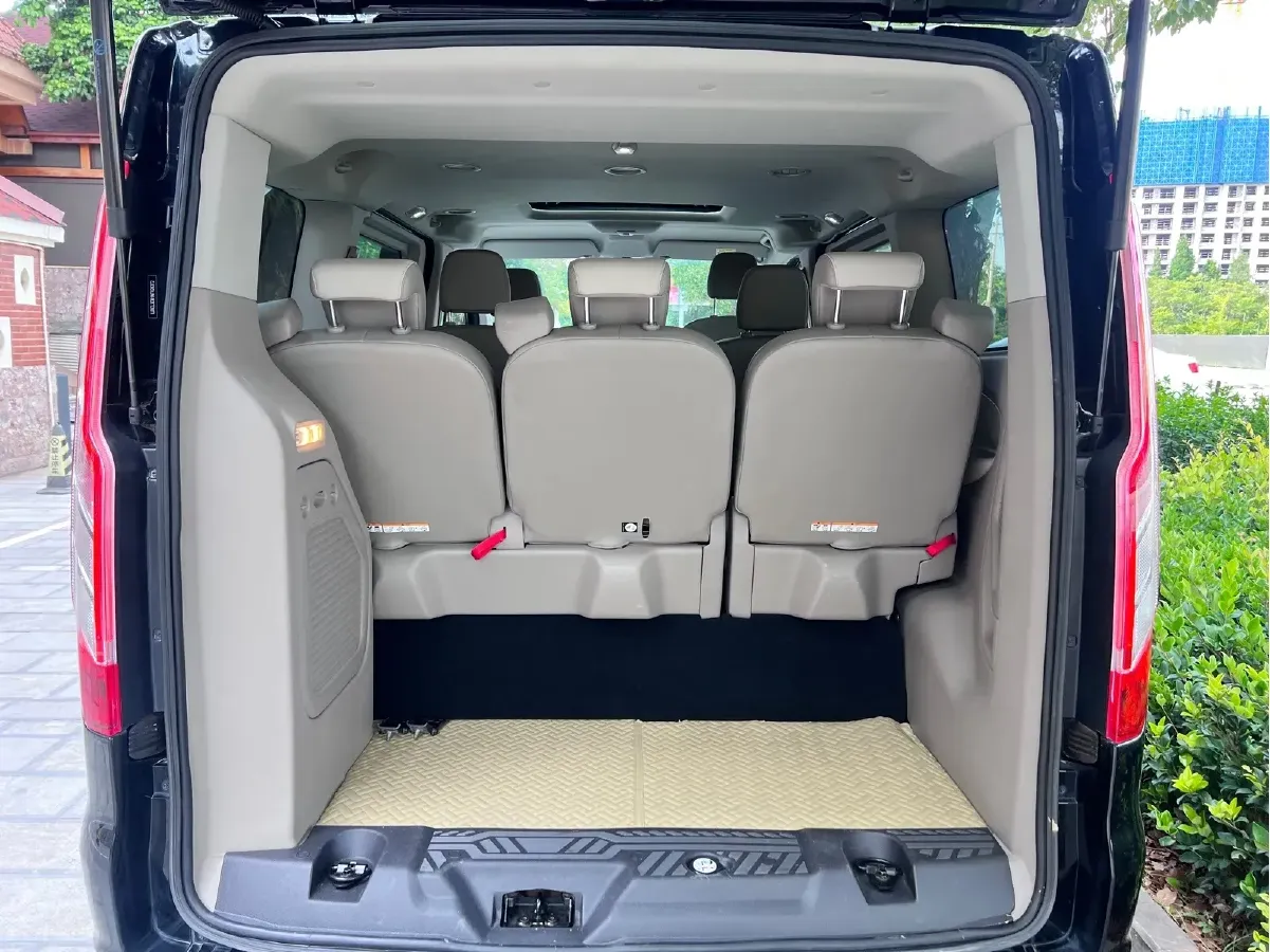 2020 Ford Tourneo 2.0T 203HP L4 6AT,autocango,china used car exporter,china ev exporter,chinese used car exporter,chinese used ev exporter