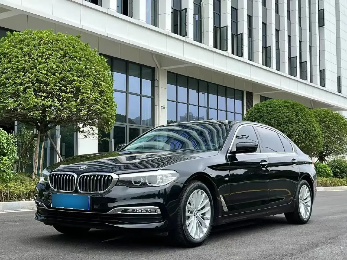 2018 BMW 5 Series 2.0T 184HP L4 8AT