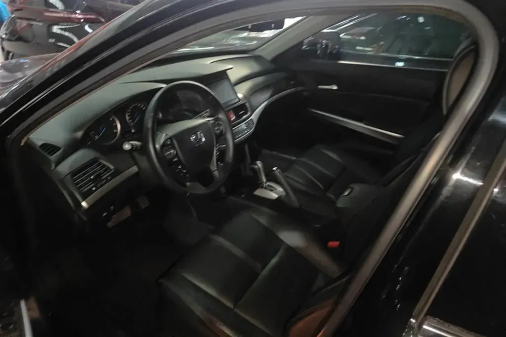 2016 Honda Crosstour 2.4L 197HP L4 5AT,autocango,china used car exporter,china ev exporter,chinese used car exporter,chinese used ev exporter