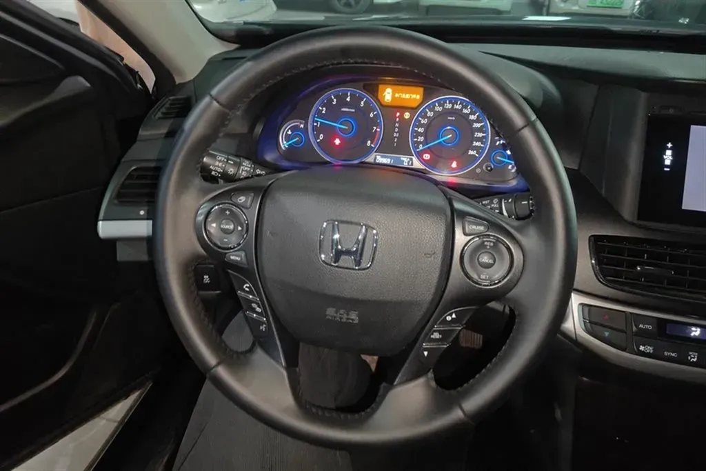 2016 Honda Crosstour 2.4L 197HP L4 5AT,autocango,china used car exporter,china ev exporter,chinese used car exporter,chinese used ev exporter