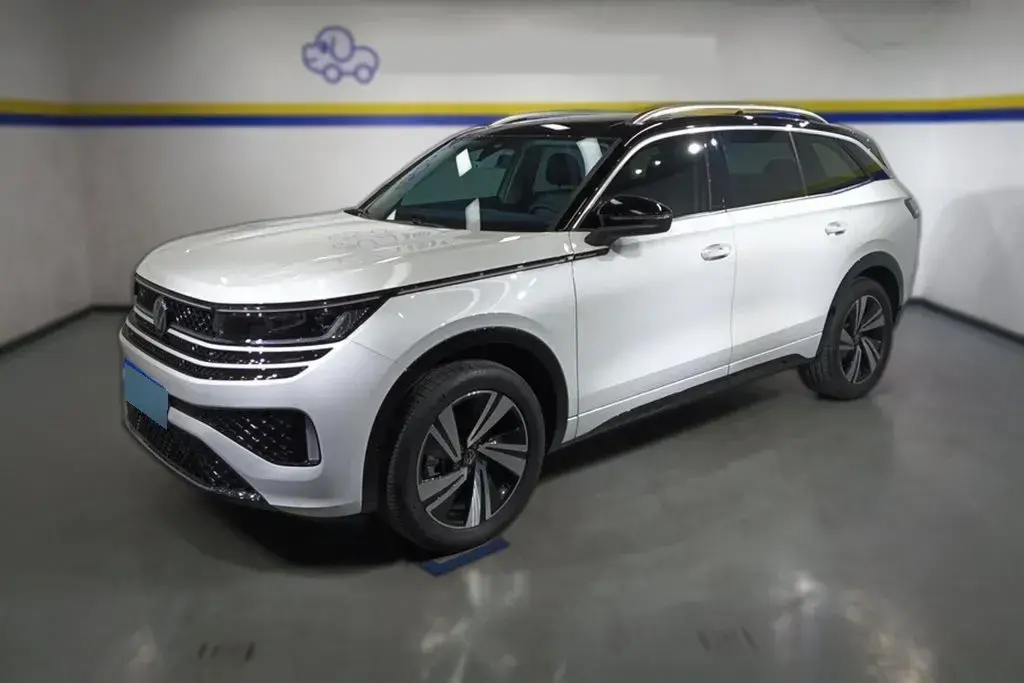 2023 Volkswagen Tavendor 2.0T 220HP L4 7DCT