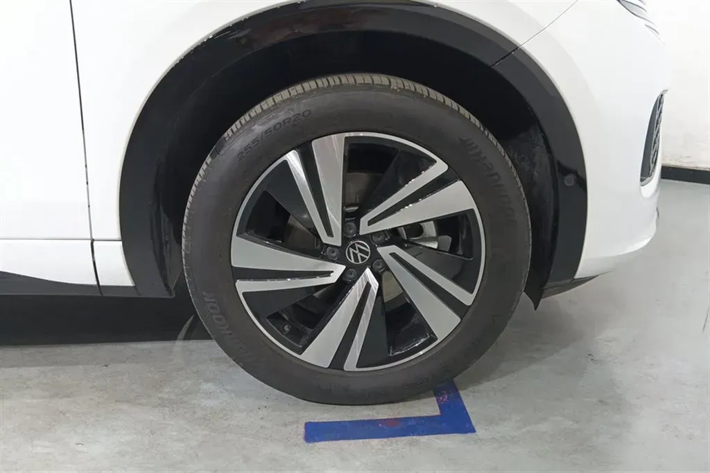 2023 Volkswagen Tavendor 2.0T 220HP L4 7DCT,autocango,china used car exporter,china ev exporter,chinese used car exporter,chinese used ev exporter