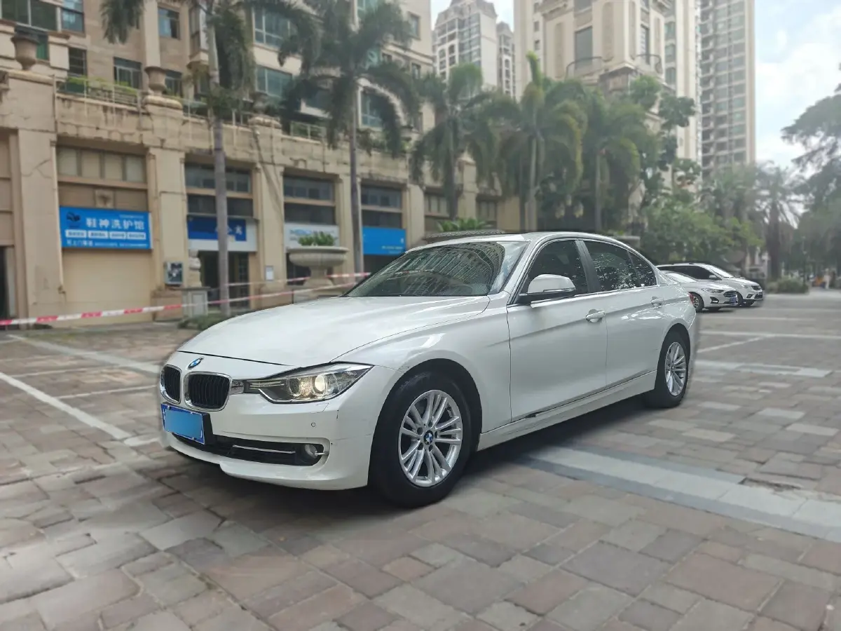 2015 BMW 3 Series 1.6T 136HP L4 8AT