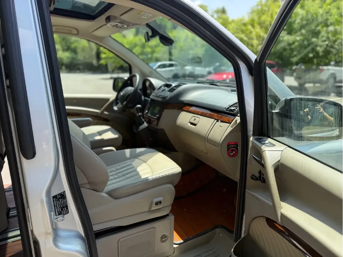 2011 Mercedes-Benz Viano 2.5L 190HP V6 5AT,autocango,china used car exporter,china ev exporter,chinese used car exporter,chinese used ev exporter