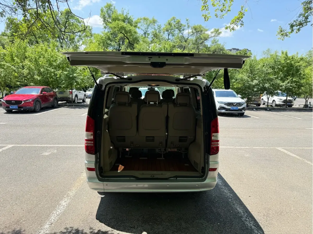 2011 Mercedes-Benz Viano 2.5L 190HP V6 5AT,autocango,china used car exporter,china ev exporter,chinese used car exporter,chinese used ev exporter