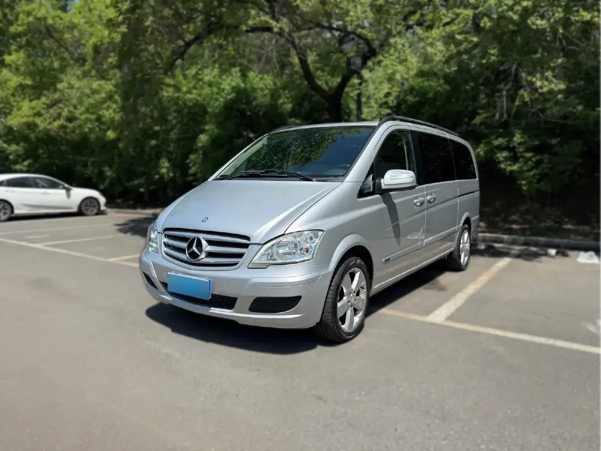 2011 Mercedes-Benz Viano 2.5L 190HP V6 5AT 2011 Mercedes-Benz Viano 2.5L 190HP V6 5AT