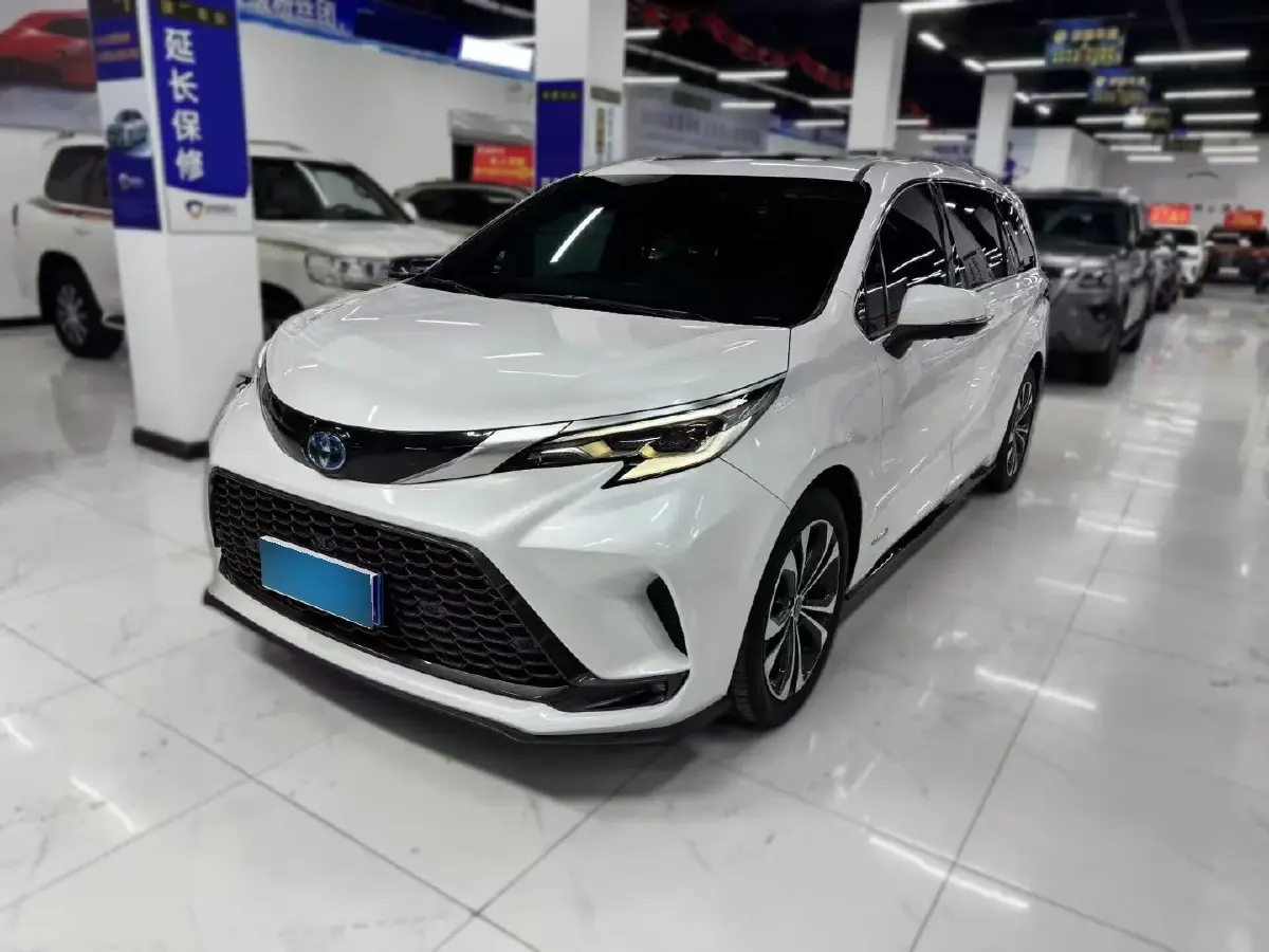 2023 Toyota Granvia 2.5L 189HP L4 E-CVT Hybrid