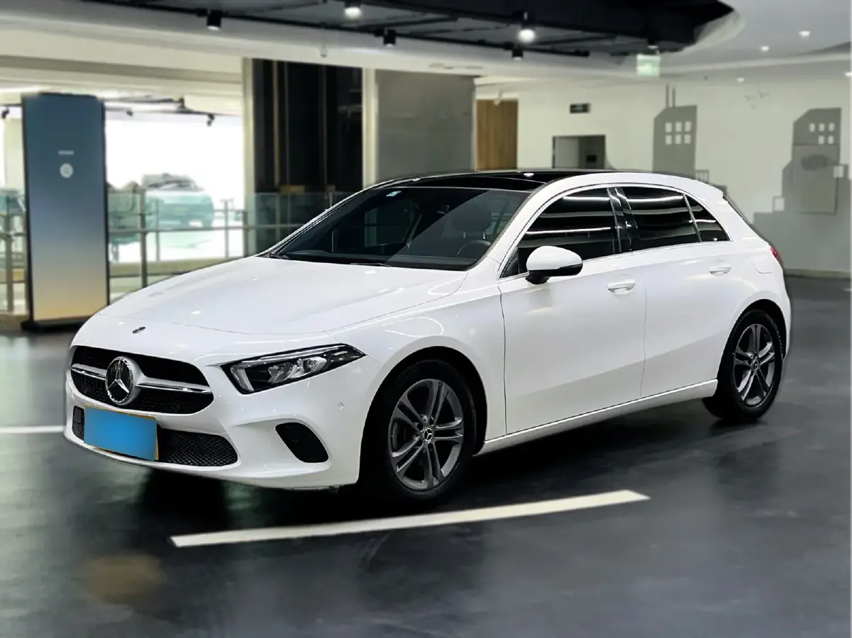 2019 Mercedes-Benz A Class 1.3T 163HP L4 7DCT