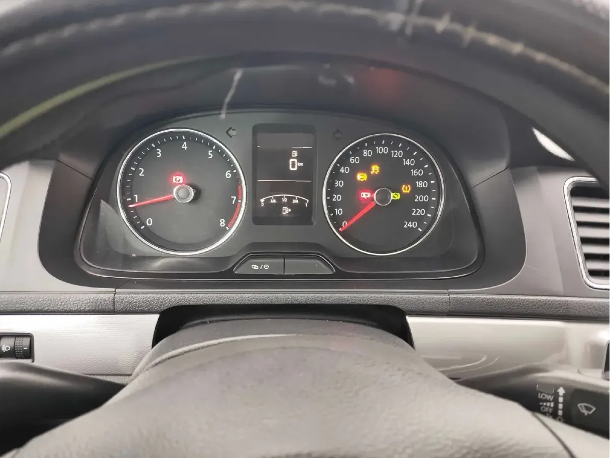 2013 Volkswagen Gran Lavida 1.6L 110HP L4 6AT,autocango,china used car exporter,china ev exporter,chinese used car exporter,chinese used ev exporter