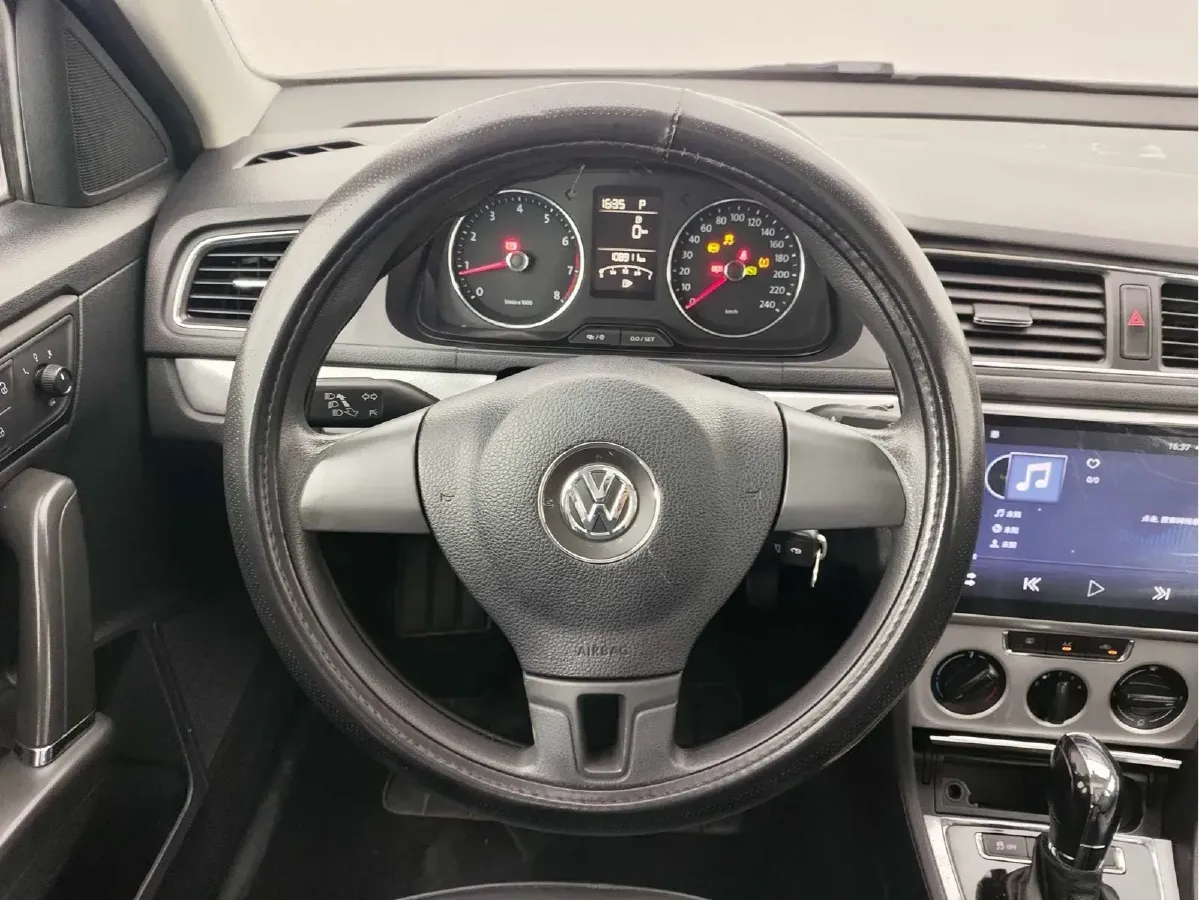 2013 Volkswagen Gran Lavida 1.6L 110HP L4 6AT,autocango,china used car exporter,china ev exporter,chinese used car exporter,chinese used ev exporter