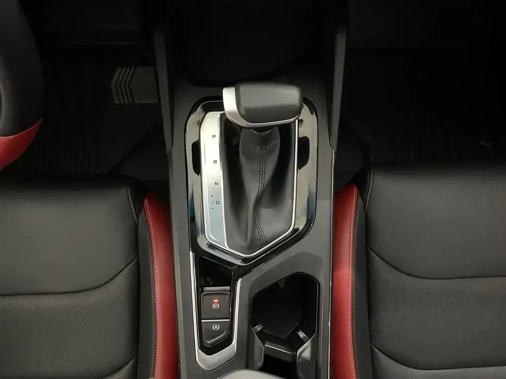 2021 Geely Emgrand S 1.4T 141HP L4 CVT,autocango,china used car exporter,china ev exporter,chinese used car exporter,chinese used ev exporter