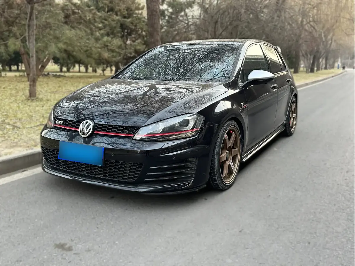 2016 Volkswagen GolfGTI 2.0T 220HP L4 7DCT